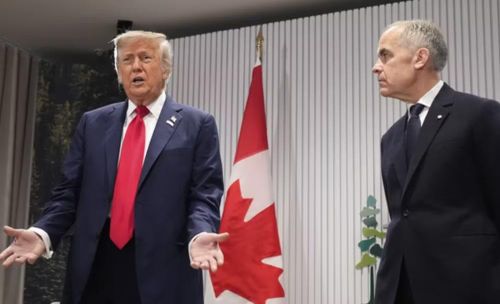 Tối 21/8, Canada tuyên bố rời bàn đàm phán thương mại với Mỹ. Một ngày sau, Washington áp mức thuế 50% lên lượng hàng hóa Canada trị giá khoảng 20 tỷ USD. Thủ tướng Mark Carney lập tức tuyên bố Ottawa sẽ đáp trả từ ngày 8/9.