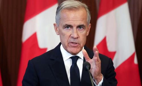 Tuy nhiên, Canada đang ở thế dễ tổn thương. Gần 3/4 hàng hóa xuất khẩu của nước này được đưa sang Mỹ, trong khi nền kinh tế Mỹ lớn hơn Canada khoảng 10 lần. Việc tìm kiếm thị trường và chuỗi cung ứng thay thế sẽ rất khó khăn do thương mại Canada - Mỹ đã gắn kết trong nhiều thập kỷ.