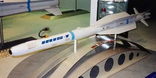 Nhà phát triển tiết lộ, khả năng bắn hạ máy bay Su-34 của Nga mang bom dẫn đường và các máy bay chiến thuật khác của đối phương sẽ có được nhờ hai yếu tố tầm bay đủ xa và kích thước nhỏ gọn đi kèm khả năng tàng hình cao của chiếc UAV đánh chặn phản lực này.