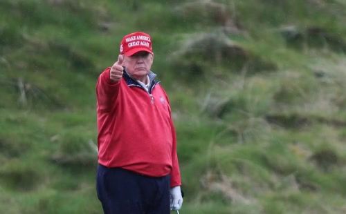 Ông Trump đôi khi nói đùa về ngoại hình và chế độ ăn uống của mình. Tổng thống Mỹ từng nói không muốn mặc áo chống đạn vì lo nó khiến ông trông béo hơn. Tại Phòng Bầu dục hồi tháng 5, ông cũng lên tiếng bảo vệ chế độ ăn uống của mình và nói rằng bản thân vẫn khỏe mạnh dù nhiều người thường chú ý đến cân nặng.
