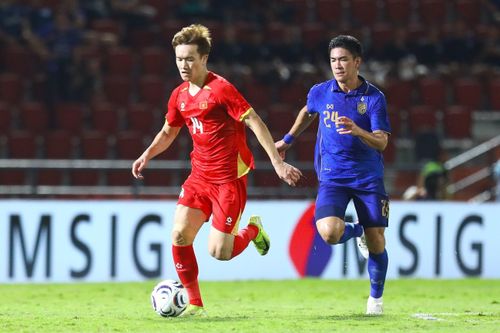 Việt Nam đang nắm lợi thế 2-0 nhưng không nhất thiết phải lùi sâu ngay từ đầu trận lượt về tại Mỹ Đình.