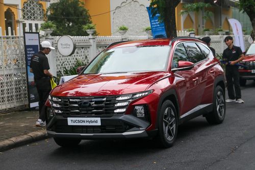  Xe có thiết kế không khác biệt với bản thuần xăng hiện hành. Ảnh: Phúc Hậu.