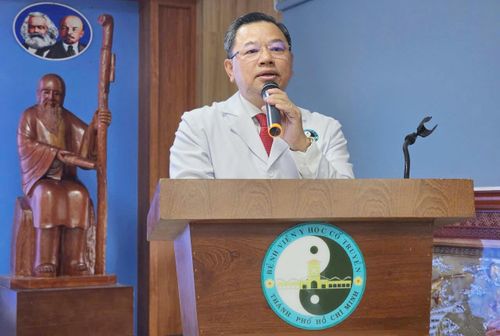  Bác sĩ chuyên khoa II Đỗ Tân Khoa, Giám đốc Bệnh viện Y học cổ truyền TP.HCM phát biểu tại buổi lễ. Ảnh: Nguyễn Thuận.