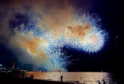 Đêm nghệ thuật đặc biệt chào mừng thành phố Quảng Ninh diễn ra vào 20 giờ 10 phút ngày 28.8.2026