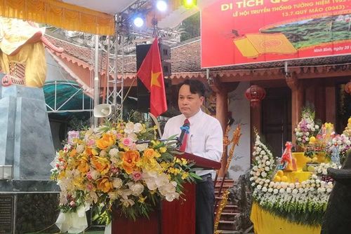 Ông Trần Trọng Đại, Chủ tịch Ủy ban nhân dân phường Lý Thường Kiệt phát biểu khai mạc lễ hội. (Ảnh: NC)