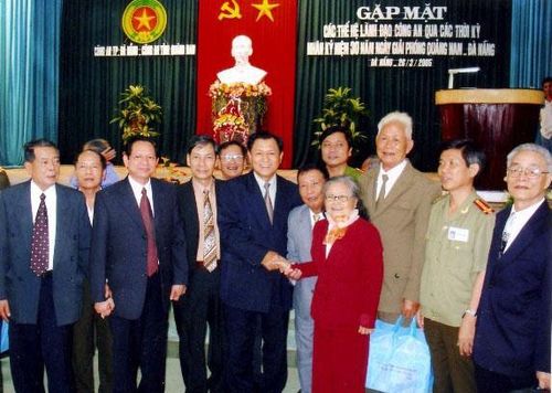 Công an TP Đà Nẵng và Công an tỉnh Quảng Nam (cũ) tổ chức gặp mặt các thế hệ lãnh đạo qua các thời kỳ (sự kiện được tổ chức vào năm 2005).