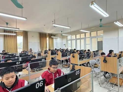 Máy tính, hạ tầng công nghệ là điều kiện cần để nhà trường có thể tổ chức kiểm tra trên máy tính.