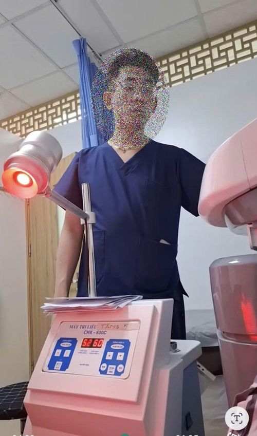 Nhân viên tên Huy bị cơ quan chức năng xử phạt do hành nghề khi chưa đăng kýẢnh: ĐH