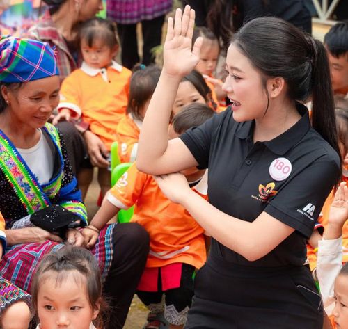 Với các thí sinh, một ngày ở Mào Phô không chỉ là hoạt động thiện nguyện trong hành trình Hoa hậu Việt Nam 2026 mà còn là trải nghiệm đáng nhớ.