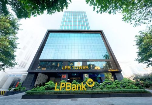 Vợ chồng ông Phạm Nhật Vượng hiện trực tiếp nắm khoảng 9,86% vốn LPBank. Ảnh: LPB.
