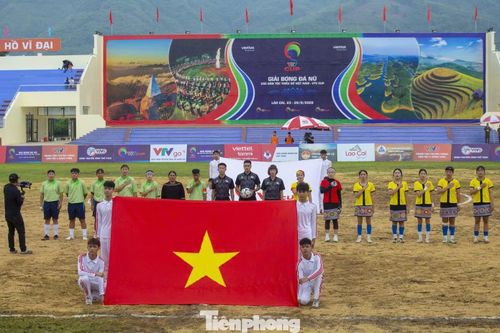 Giải Bóng đá nữ các dân tộc thiểu số Việt Nam VTV Cup lần thứ I, năm 2026 diễn ra từ ngày 23/8 tại Sân vận động phường Nghĩa Lộ, tỉnh Lào Cai, quy tụ 12 đội bóng đến từ nhiều vùng miền trên cả nước.