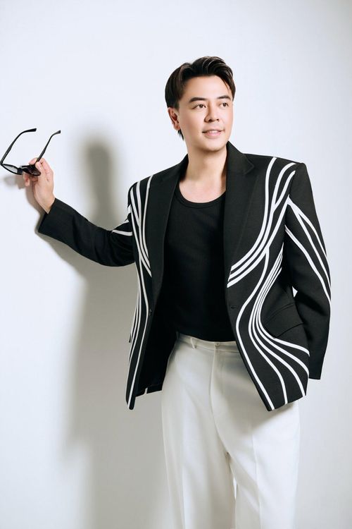 Diễn viên Tuấn Tú