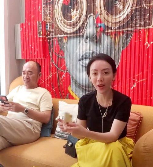 Gương mặt hiện tại được cô chia sẻ trước đó vài tiếng. Ảnh: Internet.