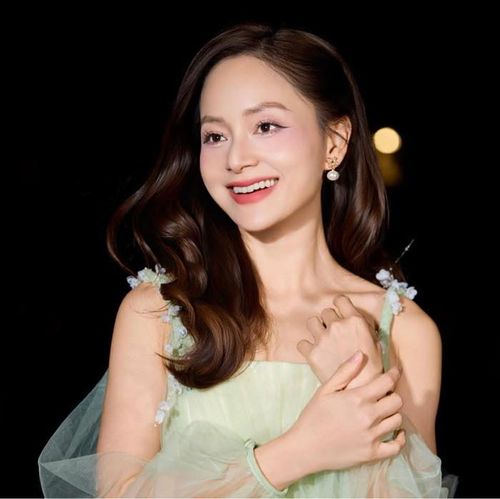 Lan Phương chia sẻ cách cô chủ động lấp đầy những khoảng trống trong cuộc sống. Ảnh: FBNV