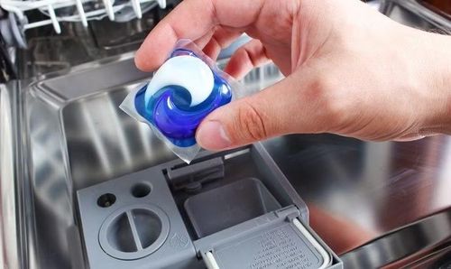 Khi viên rửa được đặt đúng vào ngăn chứa, chất tẩy rửa sẽ được giải phóng ngay từ đầu chu trình rửa chính và có đủ thời gian tiếp xúc với bát đĩa bẩn trong suốt quá trình