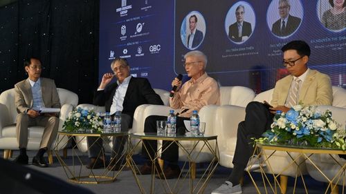 KTS. Võ Kim Cương – Nguyên Phó giám đốc Sở Quy hoạch – Kiến trúc TP.HCM đang trả lời tọa đàm