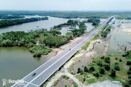 Cao tốc Bến Lức - Long Thành đoạn qua xã Phước An. Ảnh: Vương Thế