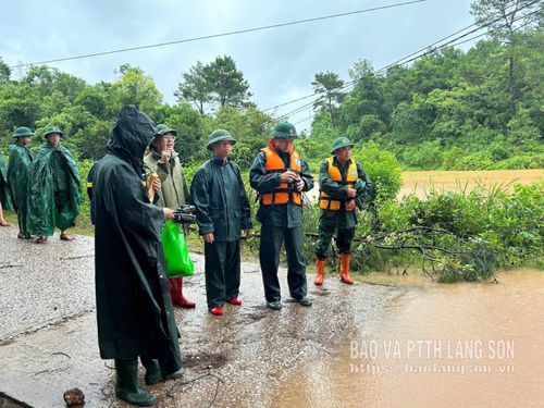 Ban Chỉ huy Phòng thủ dân sự xã Mẫu Sơn kịp thời triển khai các phương án ứng phó mưa lũ