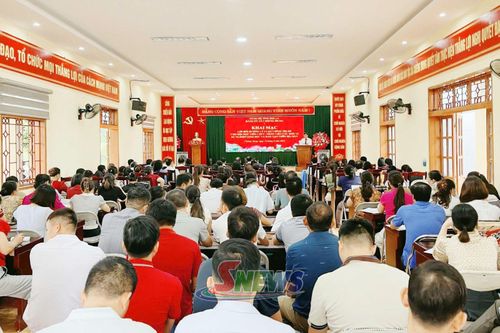 Cán bộ quản lý, giáo viên tham dự lớp bồi dưỡng chính trị hè năm 2026.