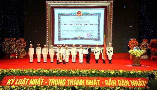 Lãnh đạo Công an TP Đà Nẵng khẳng định, chiến sĩ Công an TP Đà Nẵng sẽ tiếp tục phát huy truyền thống anh hùng; giữ vững đoàn kết, kỷ cương; xây dựng lực lượng thật sự trong sạch, vững mạnh, chính quy, tinh nhuệ, hiện đại; "Gần dân nhất - Kỷ luật nhất - Trung thành nhất".