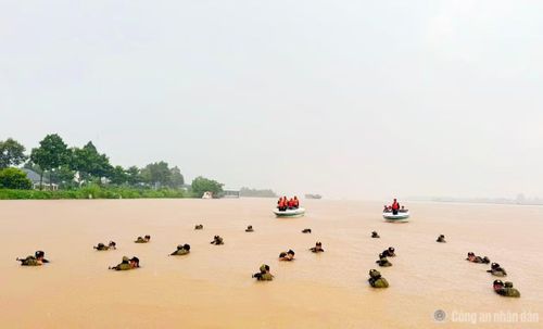 CBCS Trung đoàn CSCĐ số 10 phải tinh thông về nghiệp vụ, vững về kỹ năng hoạt động trên sông nước.