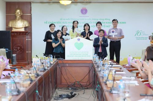 Các đại biểu, chuyên gia tham dự chương trình. Ảnh: Trang Minh