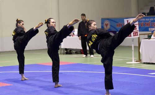 Các vận động viên nội dung quyền của Pencak Silat Hà Nội thi đấu tại Đại hội Thể thao toàn quốc lần thứ IX năm 2022. Ảnh: Huyền Chi.