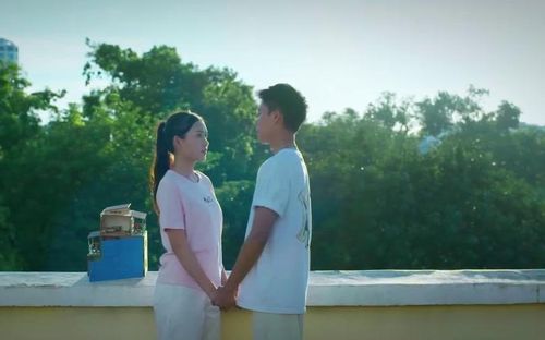 Khánh và Phương mới yêu nhau đã sắp phải xa nhau vì Phương đi du học. Ảnh VTV