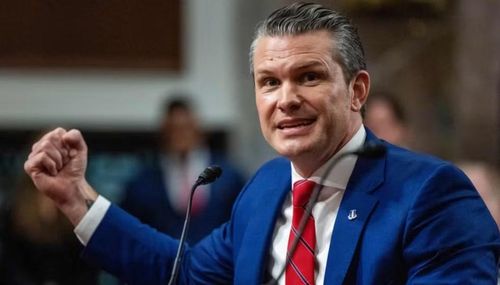 Bộ trưởng Quốc phòng Mỹ Pete Hegseth ngày 24/8 cho biết việc Washington chuyển trọng tâm sang gây sức ép kinh tế không đồng nghĩa loại bỏ khả năng sử dụng biện pháp quân sự.