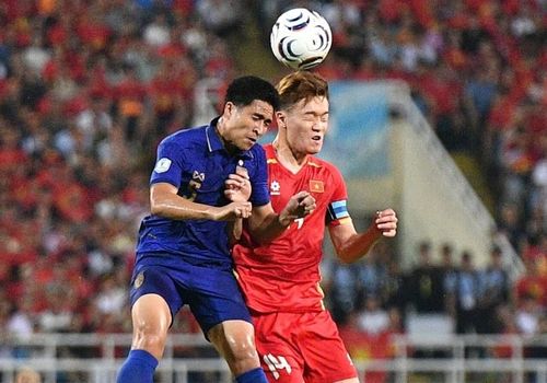 Tuyển Việt Nam gặp nhiều khó khăn. Ảnh: Việt Hà.