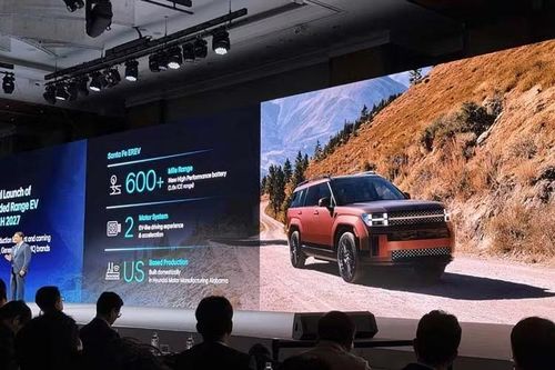 Thông tin được Hyundai Motor Company công bố tại sự kiện CEO Investor Day 2026. Hyundai Sant Fe EREV 2027 được xem là một trong những bước đi mới của hãng tại Bắc Mỹ, hướng tới nhóm khách hàng muốn sử dụng xe điện trong nhu cầu đi lại hàng ngày nhưng vẫn cần sự linh hoạt cho những hành trình dài.