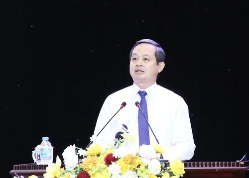 Chủ tịch UBND tỉnh Bắc Ninh Phạm Hoàng Sơn phát biểu chỉ đạo hội nghị.