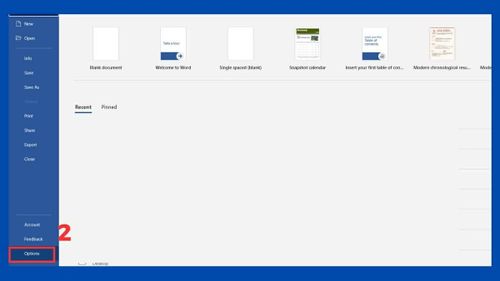 Khi bảng tùy chọn xuất hiện, chọn Options để mở phần thiết lập của Word.