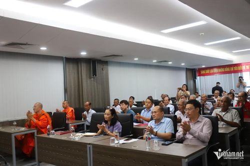 Các đại biểu Người có uy tín tham dự buổi gặp mặt
