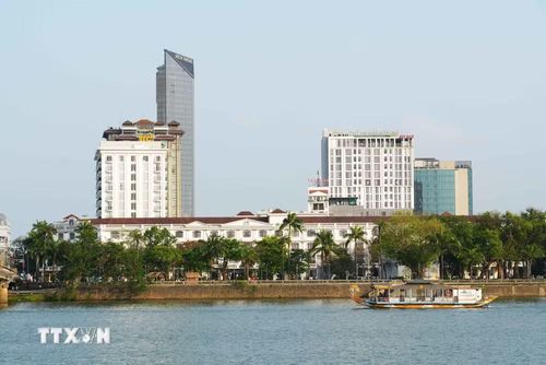 Hạ tầng của thành phố Huế đã và đang được đầu tư đồng bộ, hiện đại, tạo động lực cho phát triển trong kỷ nguyên vươn mình. (Ảnh: Nguyên Lý/TTXVN)