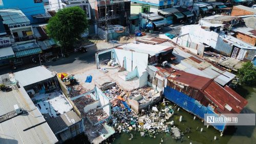 Năm 2027, số căn nhà được di dời lũy kế dự kiến đạt 5.139 căn. Thành phố đồng thời đặt mục tiêu đưa vào sử dụng 3.510 căn nhà ở xã hội từ nguồn vốn ngoài ngân sách và khởi công 11 dự án đầu tư công.