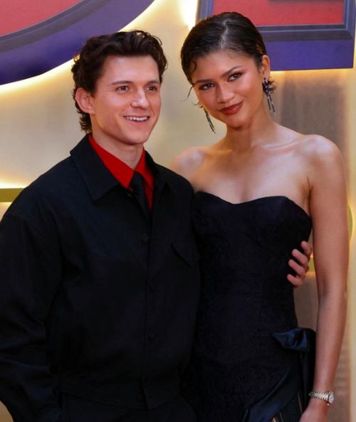 Zendaya thời gian gần đây còn thu hút sự quan tâm khi được cho là đã bí mật kết hôn với bạn trai lâu năm Tom Holland.