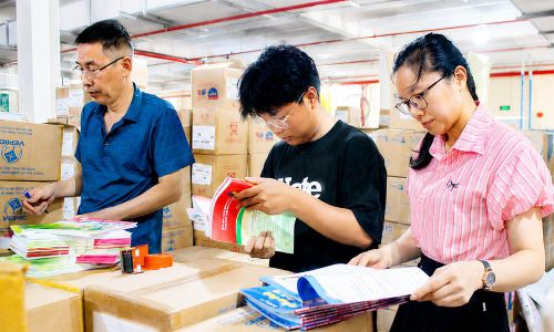  Năm học 2026 - 2027, cả nước dùng chung một bộ sách giáo khoa dẫn đến việc cung ứng có những thay đổi. 