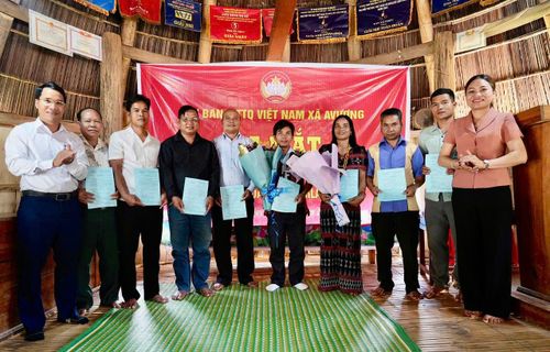 Thôn Chơrlang chọn làm điểm ra mắt mô hình Khu dân cư “Đoàn kết, an toàn, ấm no, hạnh phúc, văn minh”. Ảnh: HIỀN THÚY