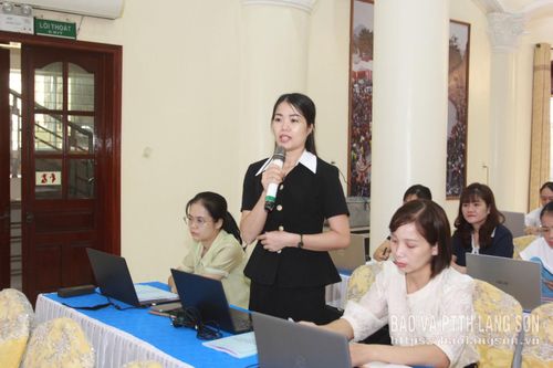 Học viên trao đổi tại lớp tập huấn