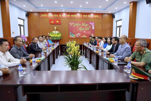 Các địa phương biên giới Lâm Đồng và Mondulkiri thường xuyên gặp gỡ, bàn bạc định hướng hợp tác giai đoạn mới