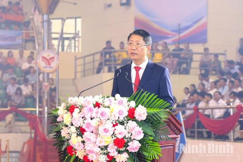 Đồng chí Trần Song Tùng, Ủy viên Ban Thường vụ Tỉnh ủy, Phó Chủ tịch Thường trực UBND tỉnh, Trưởng Ban Chỉ đạo Đại hội TDTT tỉnh lần thứ I phát biểu khai mạc Đại hội.