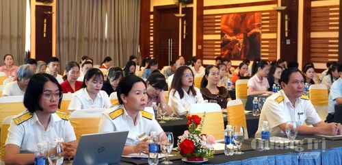 Các đại biểu và học viên tham dự hội nghị - Ảnh: H.Tr