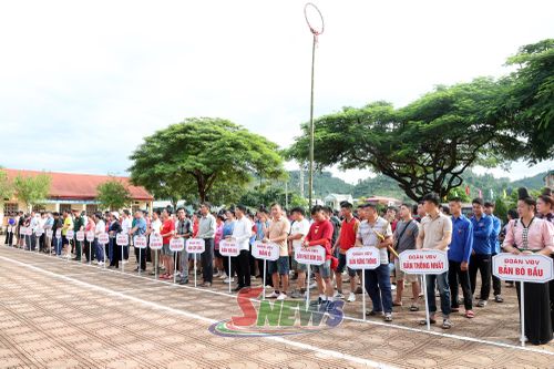 Các đoàn vận động viên tham dự Ngày hội.