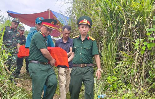 Hài cốt được di chuyển về Nhà quàn để chăm sóc, bảo quản.