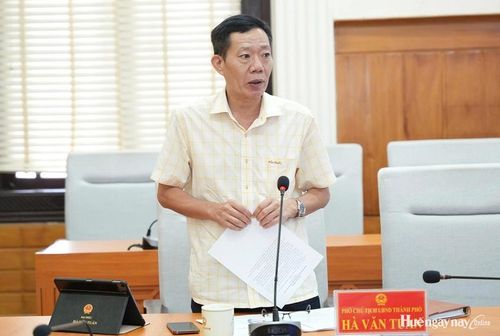 TUV, Phó Chủ tịch UBND thành phố Hà Văn Tuấn phát biểu tại phiên họp 