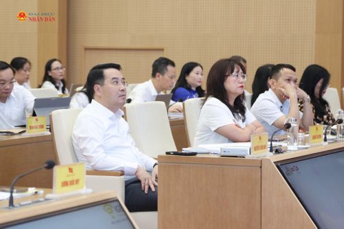Các đại biểu tham dự Lễ ra mắt nền tảng Du lịch thông minh Lào Cai Tour. Ảnh: An Nhiên