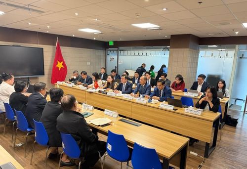 Đoàn công tác làm việc với các bộ, cơ quan chức năng tại Philippines về thương mại gạo. Nguồn: Cục Xuất nhập khẩu