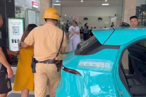 Sản phụ được đưa đến bệnh viện Phụ sản Hà Nội kịp thời.