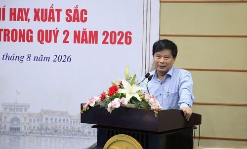 Phó Chủ tịch Hội Nhà báo Việt Nam Trần Trọng Dũng phát biểu ý kiến.